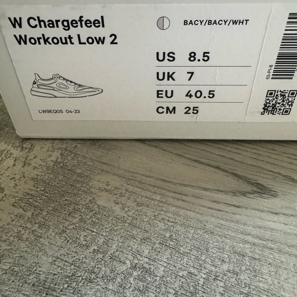 New in box Lululemon workout shoes - Picture 4 of 5